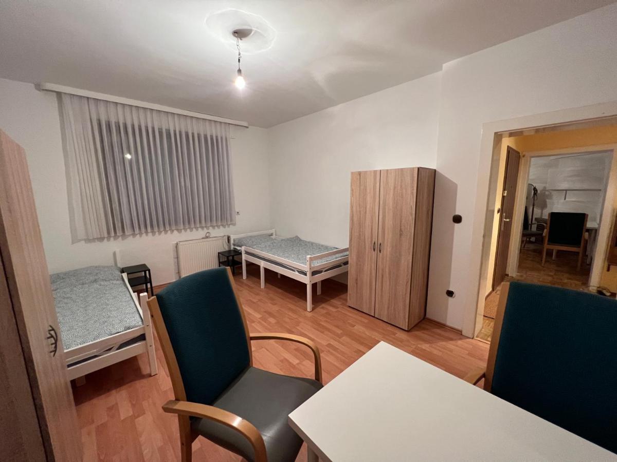 Duisburg Feelhome, Flughafen Nah,3-Schlafzimmer, Dusche Ebenerdig, Zentral, Wifi, Ground Floor Esterno foto