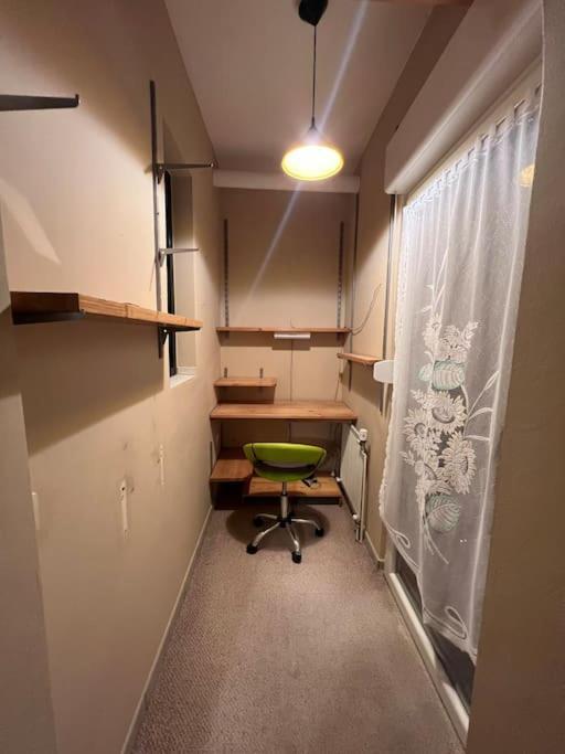 Duisburg Feelhome, Flughafen Nah,3-Schlafzimmer, Dusche Ebenerdig, Zentral, Wifi, Ground Floor Esterno foto