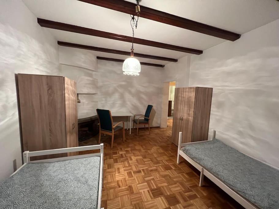 Duisburg Feelhome, Flughafen Nah,3-Schlafzimmer, Dusche Ebenerdig, Zentral, Wifi, Ground Floor Esterno foto